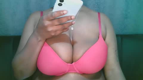 lady_dearra online show from February 28, 5:22 am