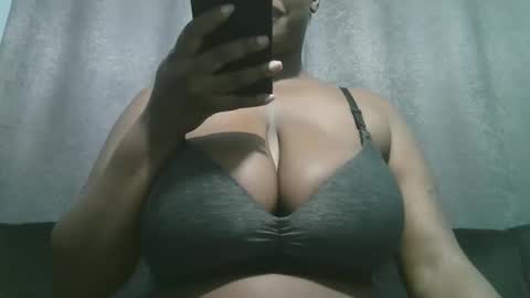 lady_dearra online show from December 16, 3:35 am