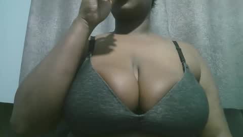 lady_dearra online show from November 11, 4:14 am