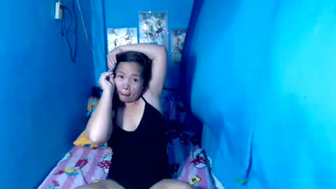 lady_in_bed69 online show from April 23, 12:29 am