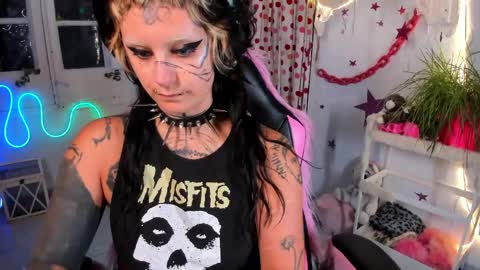 Mia online show from May 13, 7:12 pm