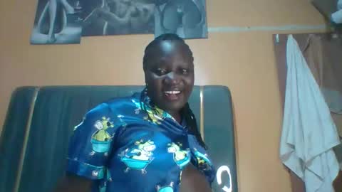 lindah32 online show from March 12, 8:45 pm