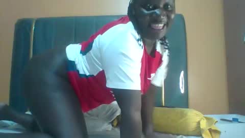 lindah32 online show from April 25, 12:02 am