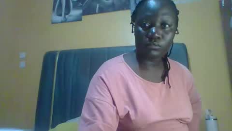 lindah32 online show from June 7, 11:32 pm