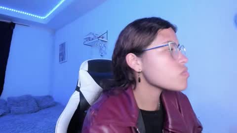  Lady  online show from December 17, 3:57 am