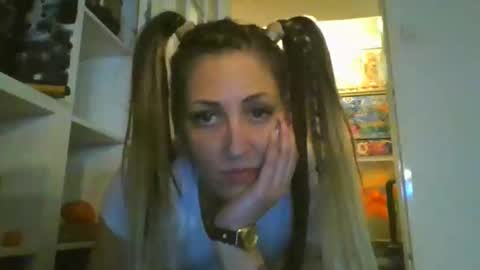 Snapshot of ladychriss chatting on September 23, 3:11 am Enchanted online show from September 23, 3:11 am