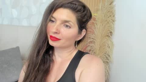  Danna................. online show from April 6, 3:04 am