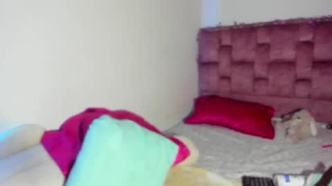 leidy daniela online show from March 14, 4:27 am