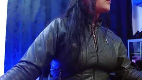 ladylunatikka online show from February 6, 1:53 am