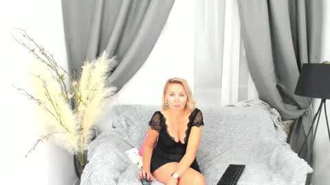 ladysexyx online show from November 1, 3:22 pm