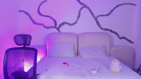 Lady  online show from March 4, 4:17 am