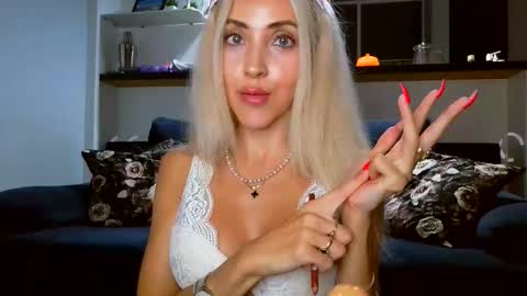 ladyyuliia online show from October 11, 4:32 pm