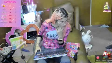 Skinnygirl online show from October 12, 2:15 am