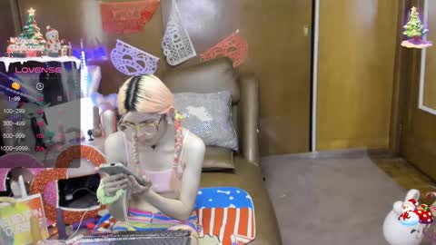 Skinnygirl online show from February 25, 4:14 am