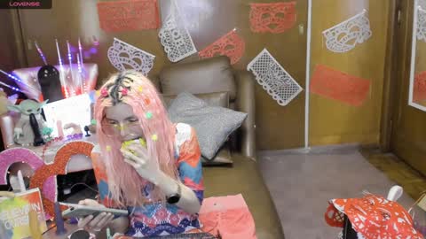 Skinnygirl online show from February 6, 11:15 pm