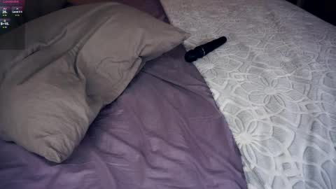 day - Lizzy night-Roxann online show from March 2, 8:16 am