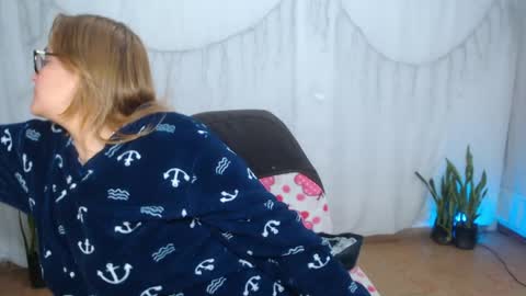  paola and a guest lol    online show from April 11, 3:49 pm