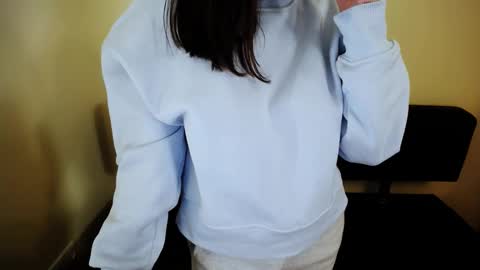 Snapshot of laimapinch_ chatting on October 20, 3:06 pm Laima online show from October 20, 3:06 pm