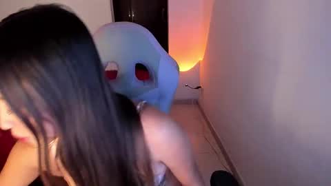 lain_t online show from November 28, 11:39 am