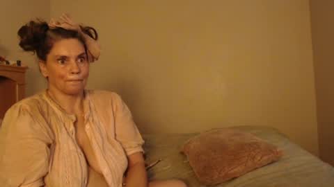 Naomi Rose online show from June 14, 1:35 pm