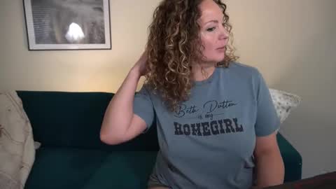 La Marquesa online show from February 10, 5:38 pm