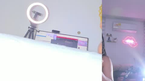 Lana online show from April 21, 9:05 am