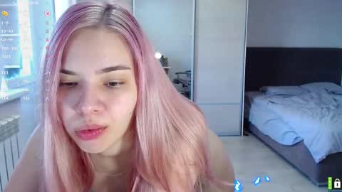 Snapshot of lana__nova chatting on February 20, 5:55 am Lana online show from February 20, 5:55 am