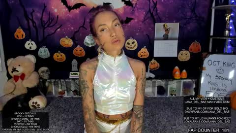 Lana Del Bae online show from October 31, 2:12 am