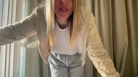 Lana online show from March 23, 7:02 am