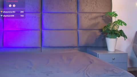 valentino moon online show from April 21, 1:42 am