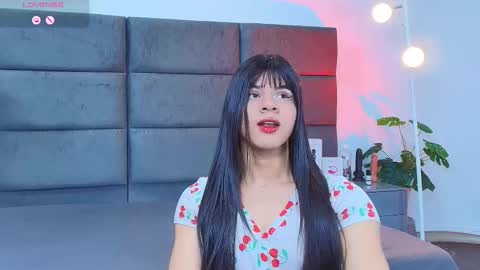 valentino moon online show from March 23, 1:32 am