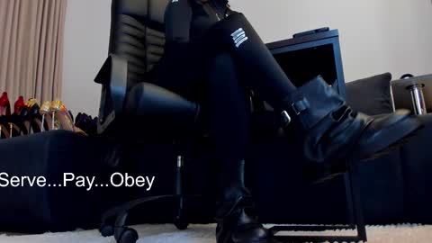 Snapshot of lana_vip chatting on October 23, 1:34 pm Lana VIP online show from October 23, 1:34 pm