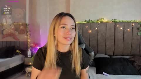 Lana online show from February 7, 5:21 am