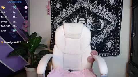 ig WitchDivinne online show from January 23, 9:18 pm