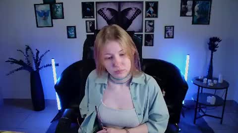 lana online show from June 28, 12:34 pm