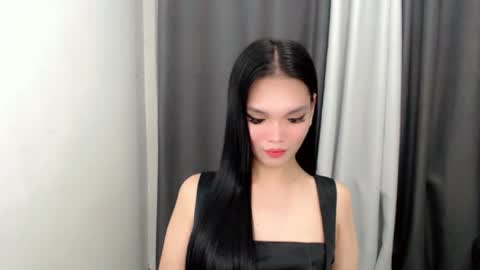 lanawyatt_ online show from November 10, 6:32 pm