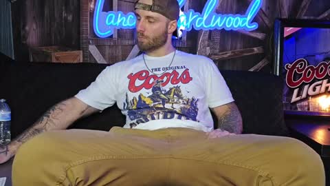 Snapshot of lancehardwood222 chatting on February 5, 1:47 am LANCE online show from February 5, 1:47 am