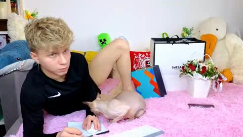 Lanny online show from April 26, 8:34 am