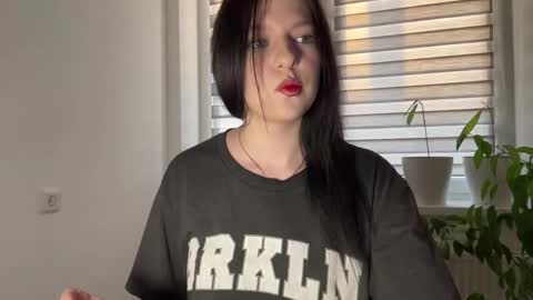 Sarah online show from February 19, 2:38 pm