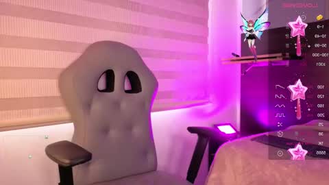 lanna_as online show from October 10, 3:40 pm