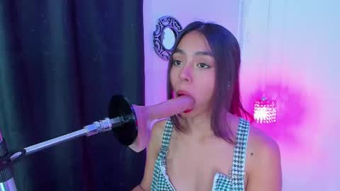 Snapshot of lanna_brunette chatting on September 19, 1:04 pm lanna_brunette online show from September 19, 1:04 pm