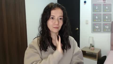 Lanna online show from September 12, 1:57 pm