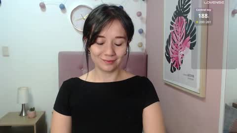 Lanna online show from November 4, 1:01 pm