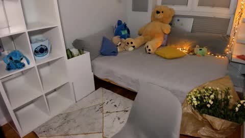 lanuittresor online show from February 21, 5:42 pm