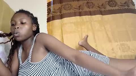 Snapshot of lara5872 chatting on October 20, 11:26 am lara online show from October 20, 11:26 am