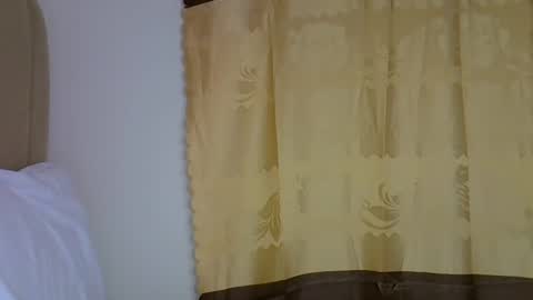 Snapshot of lara5872 chatting on October 21, 11:48 am lara online show from October 21, 11:48 am