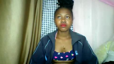 lara_belle online show from May 24, 7:04 am
