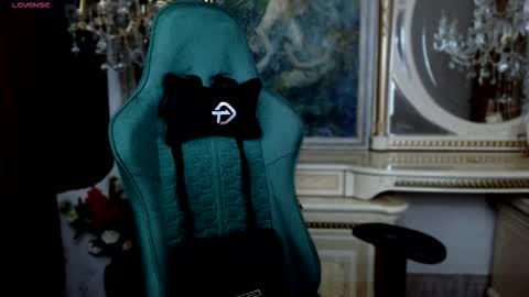 lara_benson_ online show from November 25, 10:47 am