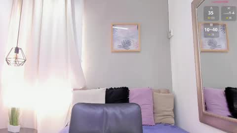      700  200   online show from April 18, 7:58 pm