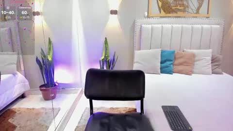      700  200   online show from September 22, 7:40 pm